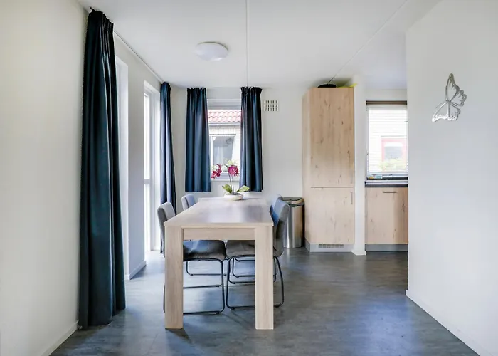 Feriehus 5 - Persoons Forest 10 *